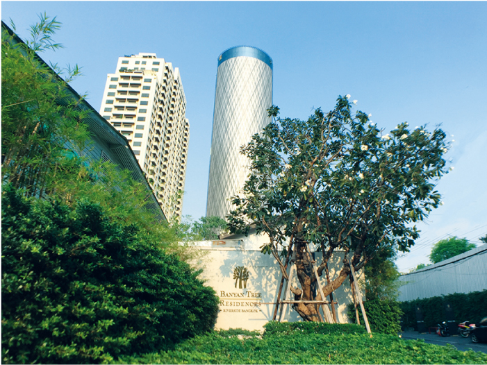 川沿いにそびえるBanyan Tree Residences