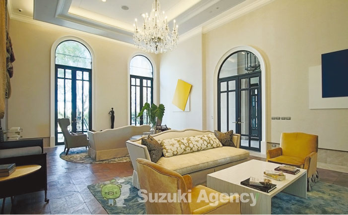 待合ロビーの豪華な調度品