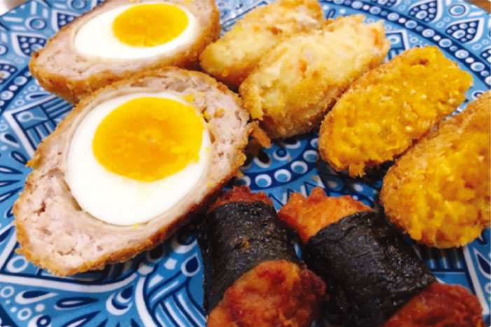 お弁当サイズの揚げ物セット（4種）280バーツ