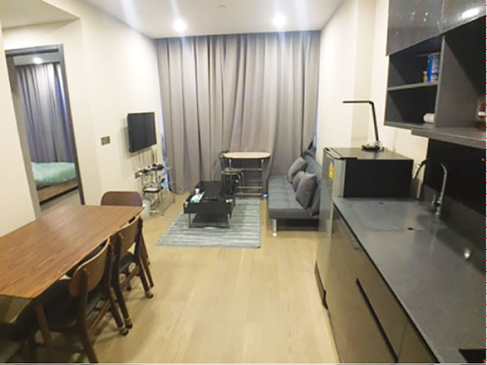 アシュトンアソークのリビング