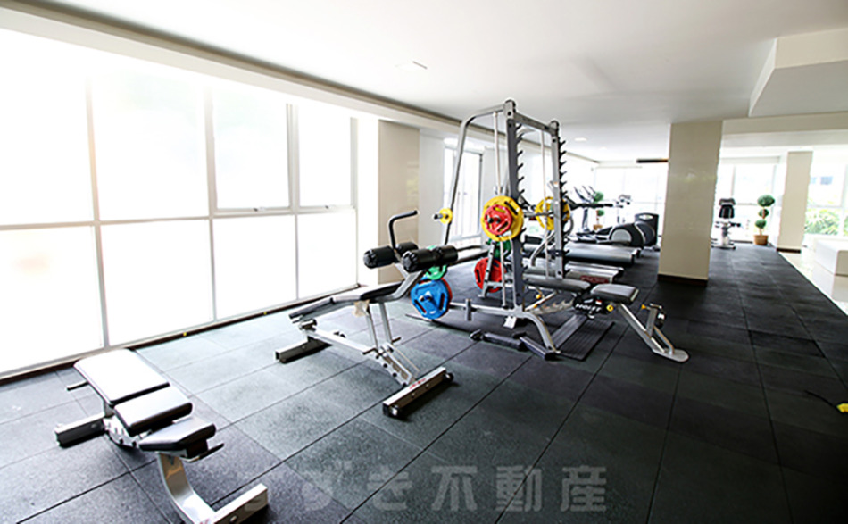 ザ・クローバー・トンロー・レジデンスのフィットネスジム