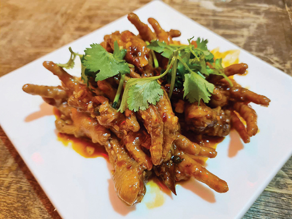 鶏足（もみじ）の麻辣炒め（160バーツ）