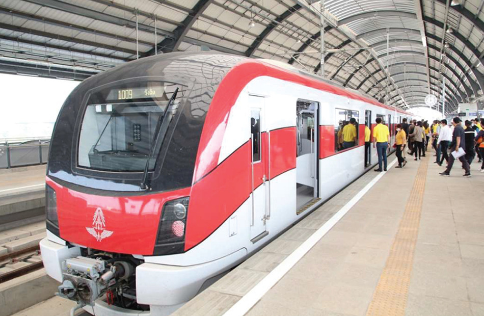 バンスー中央駅 広告、商業スペースの入札 4回目のワクチン接種!