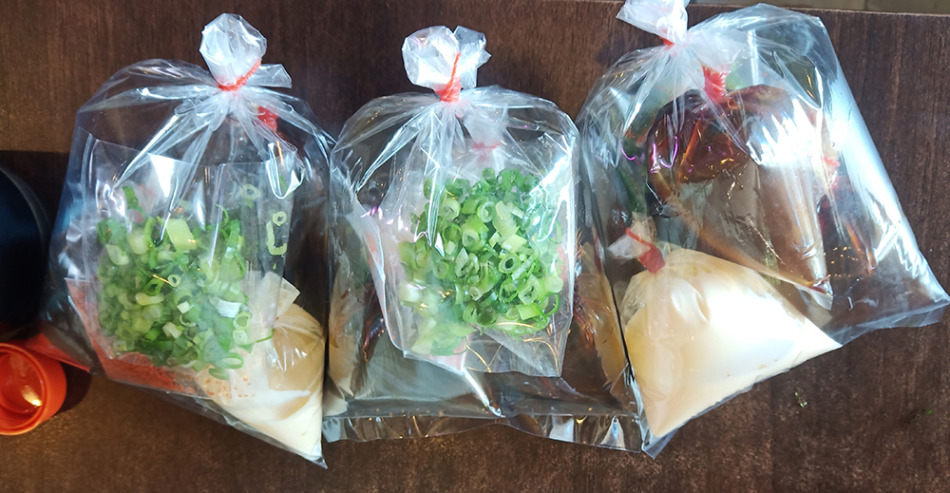 ソースやマヨネーズの小袋セット