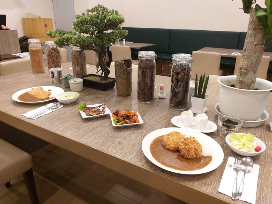 トッピングメニューとカレーライスを分けてオーダーできる