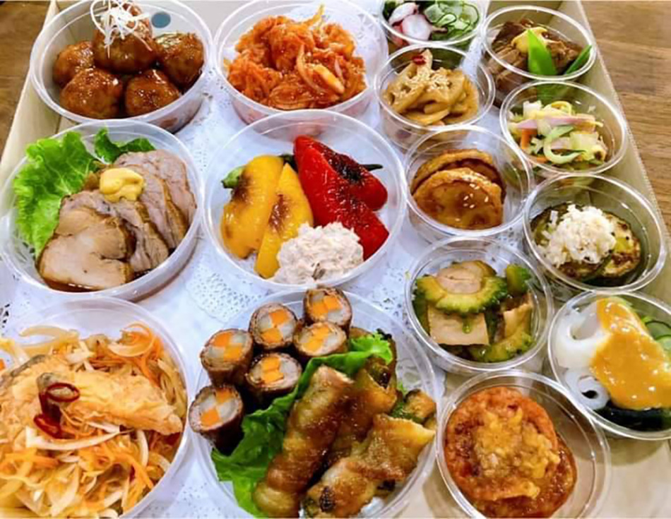 オレンジアラカルトボックスファミリー用（1,100バーツ税）