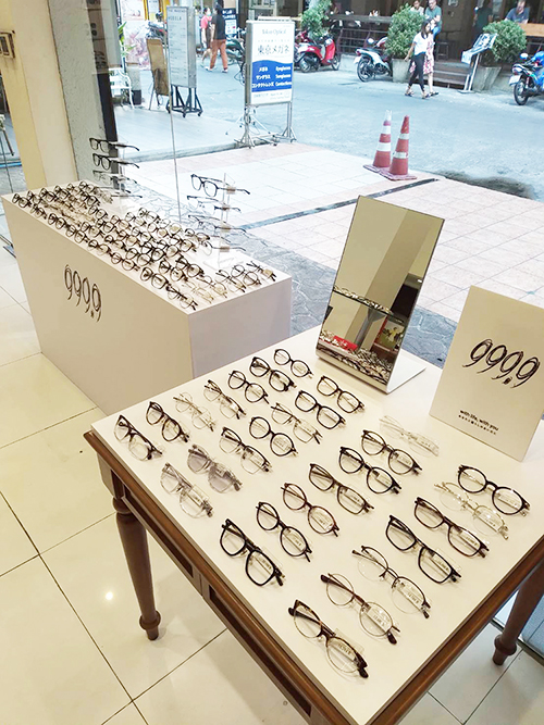 東京メガネに大量入荷した999.9のメガネ
