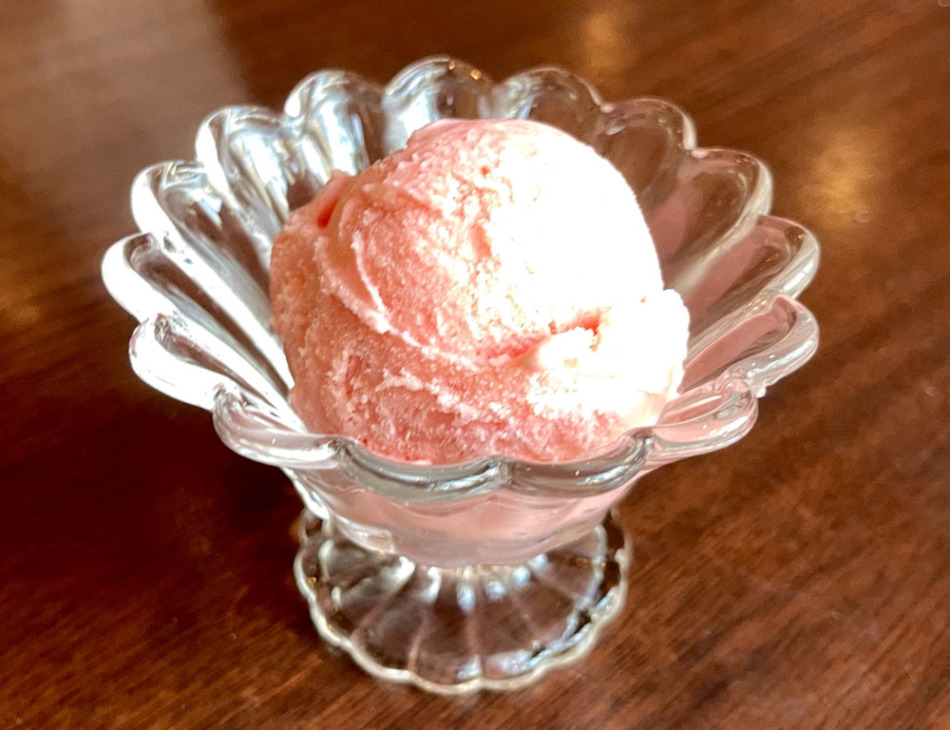 「博多」イチゴのアイスクリーム